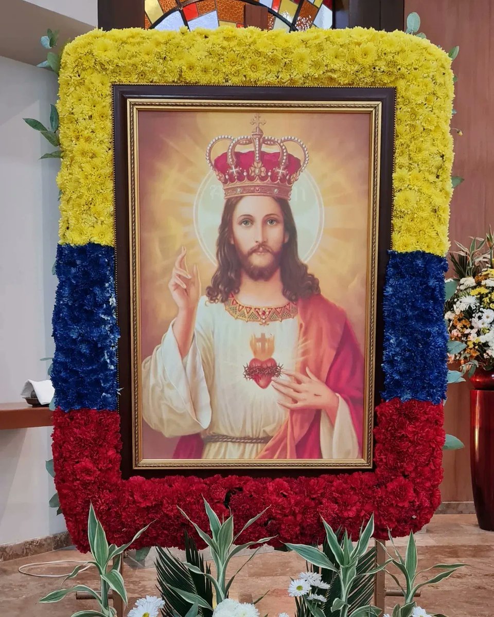elcuradetodos's tweet photo. @Pontifex_es Hoy celebramos a nuestro Rey y lo hacemos poniéndolo en el trono de nuestra alma, en el centro de nuestro corazón.
Nada ni nadie puede igualársele. 

#SoloDiosBasta #FelizDomingo #CatólicosaMisa #SinMisaNoHayParaíso #CzestochowaCultiva https://t.co/JbLkgifkAv