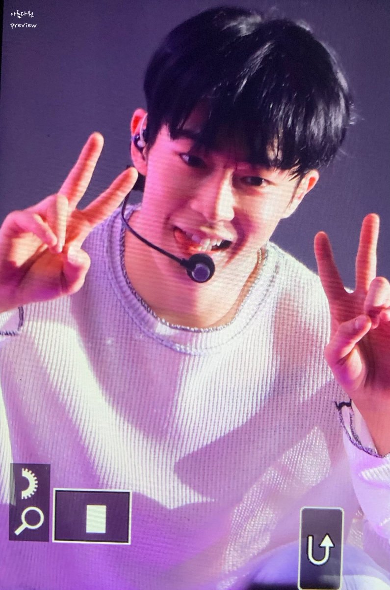 beautiful950724's tweet photo. 221120 DELIGHT CONCERT
👅세상 귀여웡!!!

@SF9official #SF9 #다원 #DAWON #이상혁 #상혁 https://t.co/AfJa6Hytey