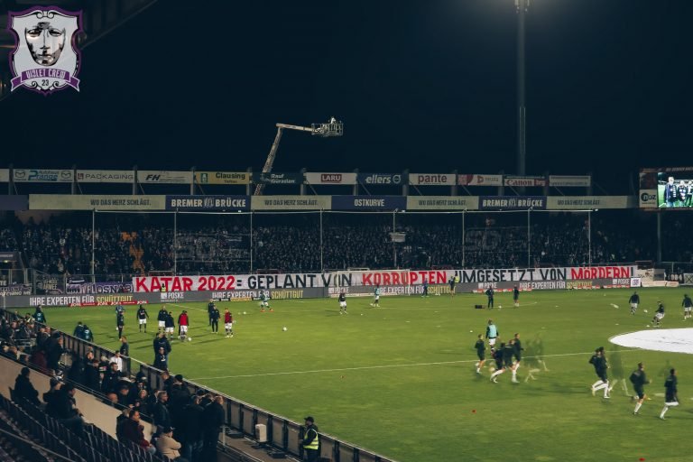 keinelustmehr20's tweet image. Katar 2022 = Geplant von Korrupten, umgesetzt von Mördern 

#violetcrew #BoykottQatar2022 @SPORT1_Dopa