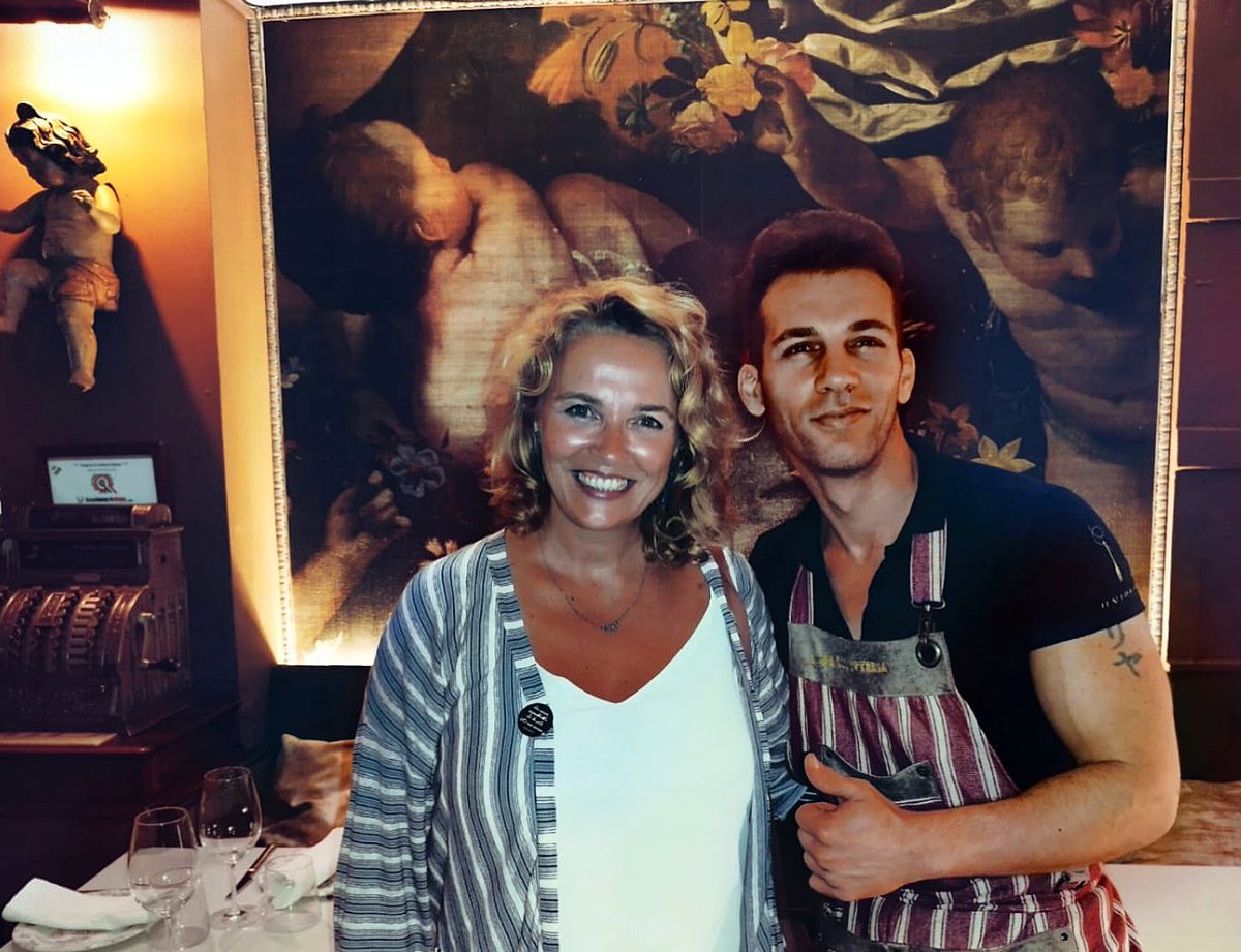 ¡Gracias a la presentadora @carolinaferreamat por elegir San Tommaso!¡Un placer amiga! #santommaso #restauranteitaliano #italia #valencia #españa #pizzeria #foodporn #pizzalovers #instafood #likeforlike #pizza #pasta #vino #birra #lovevalencia #livingvalencia