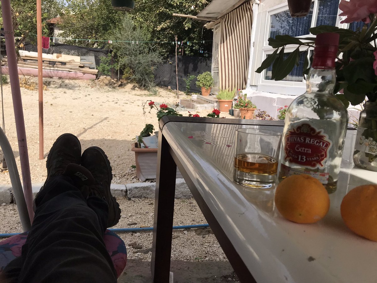 Yeva Viski ve sakin bi sarki. Yeter bana.