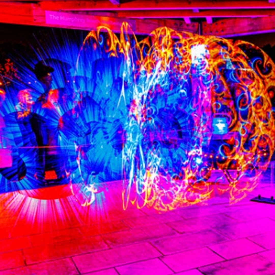 RHSBridgewater's tweet photo. Wow wow WOW! 

If you're coming to #RHSGlow don't miss the stunning light show by Jago Juggling Arts in the Wellbeing Garden✨ 

Photos by Derek Stuart-Cole - they look amazing, but the show is even better when you see it in person!

Book tickets here: https://t.co/rH3otG35Fg https://t.co/EMuPkNRwp2