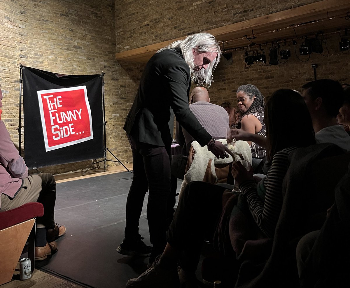 We were treated to a masterclass in comedy from John Robertson last night <a href="/TheFunnySide/">The Funny Side</a> of #Earlsfield 
capping a superb night of standup with Arielle Souma, Ted Hill, Sharon Wanjohi and MC Gareth Kane