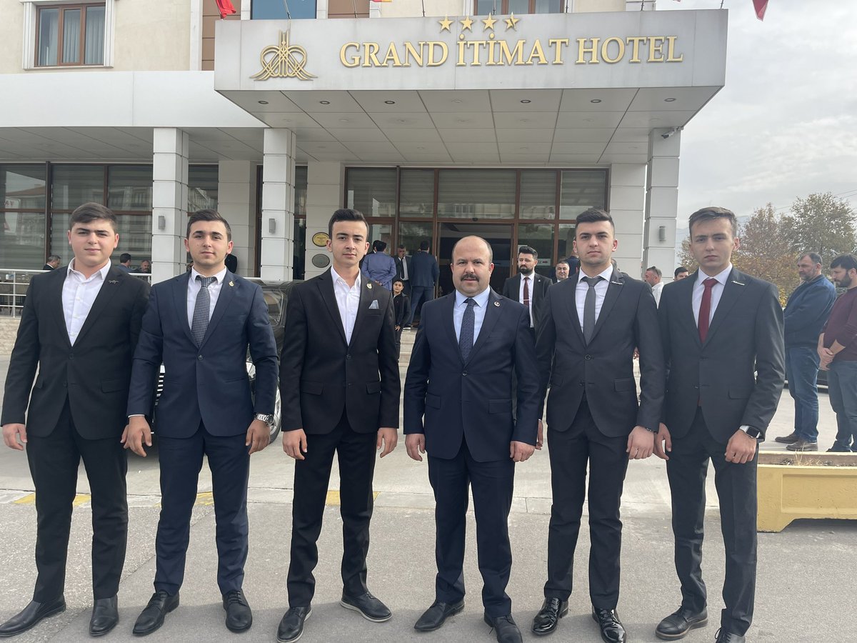 hayrettinball's tweet photo. Büyük Birlik Partisi Denizli Mitingi ☝️🌹☝️

#DenizliBirlikMitingi https://t.co/epOAC9VnIo