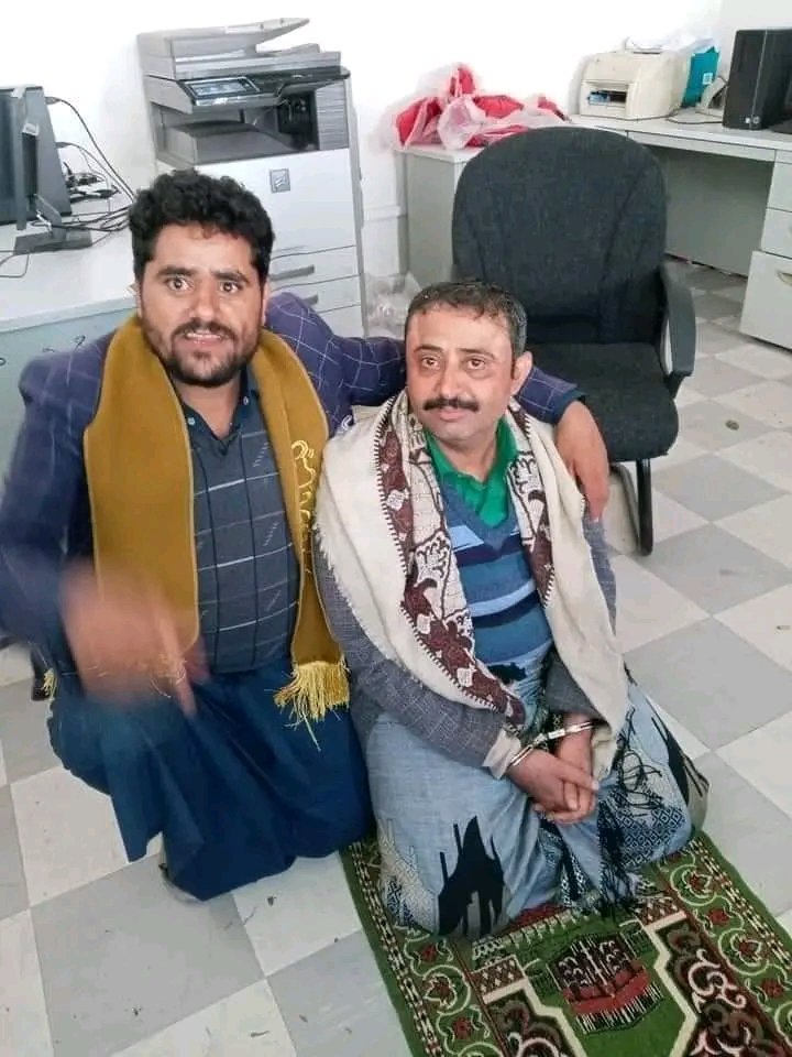 alhdaabwsryh1's tweet photo. ؤالله انه قتل مظلؤم دافع علا نفسه ؤارضه ؤعرضه من شخص سارق جا اليه متهجم ؤمهنجم فؤقه ؤهؤ في ارضه شاقي علا اسرته 
 لانقؤل الى حسبنا الله ونعم الوكيل في من ظلمه شهيد انشاءالله https://t.co/O61iyESjHw
