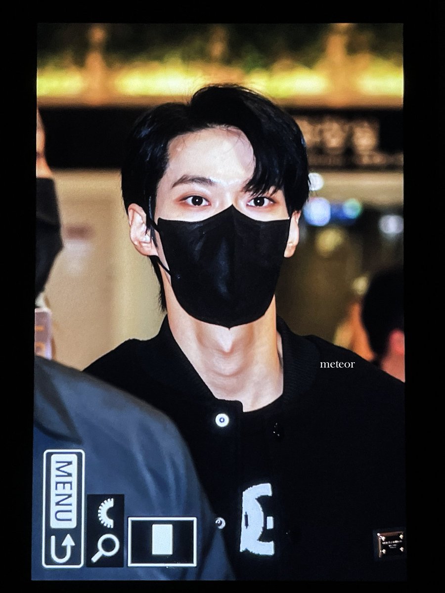 meteor_201's tweet photo. 221120 GMP 출국
쫄면아 잘 다녀왕

#도영 #DOYOUNG #NCT127 https://t.co/V6jUXJMFdw