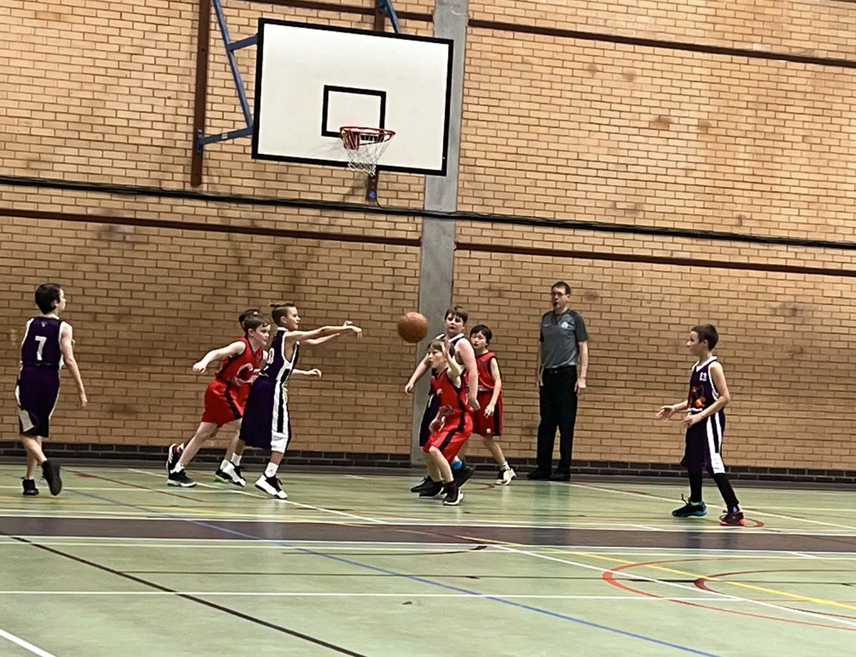 HawksHorsham's tweet photo. Well done to our U11 team who played their first game of the season this Saturday against Shoreham Spartans! 🏀

Despite just an 8 point loss, the young players put in an amazing effort and worked very well together as a team with the guidance of Coach Josh Goddard! 👏🏼 https://t.co/BBUvQdhnC2