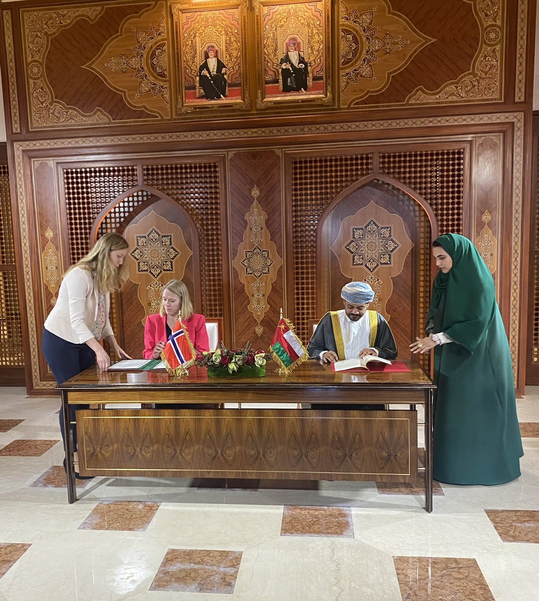 AHuitfeldt's tweet photo. Thank you @Badralbuseidi for a warm welcome to Oman!
Pleased to sign MoU on political consultations between Norway and Oman.
Appreciate our discussion on Yemen, peace &amp; reconciliation and energy transition.

@FMofOman https://t.co/NtaudoA8cU