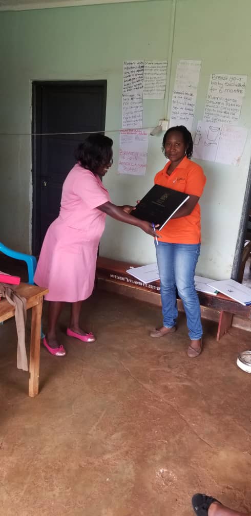 LadyIrene100's tweet photo. Handling over HMIS registers to midwife at Muterere HCIII https://t.co/aTDI68HrcH