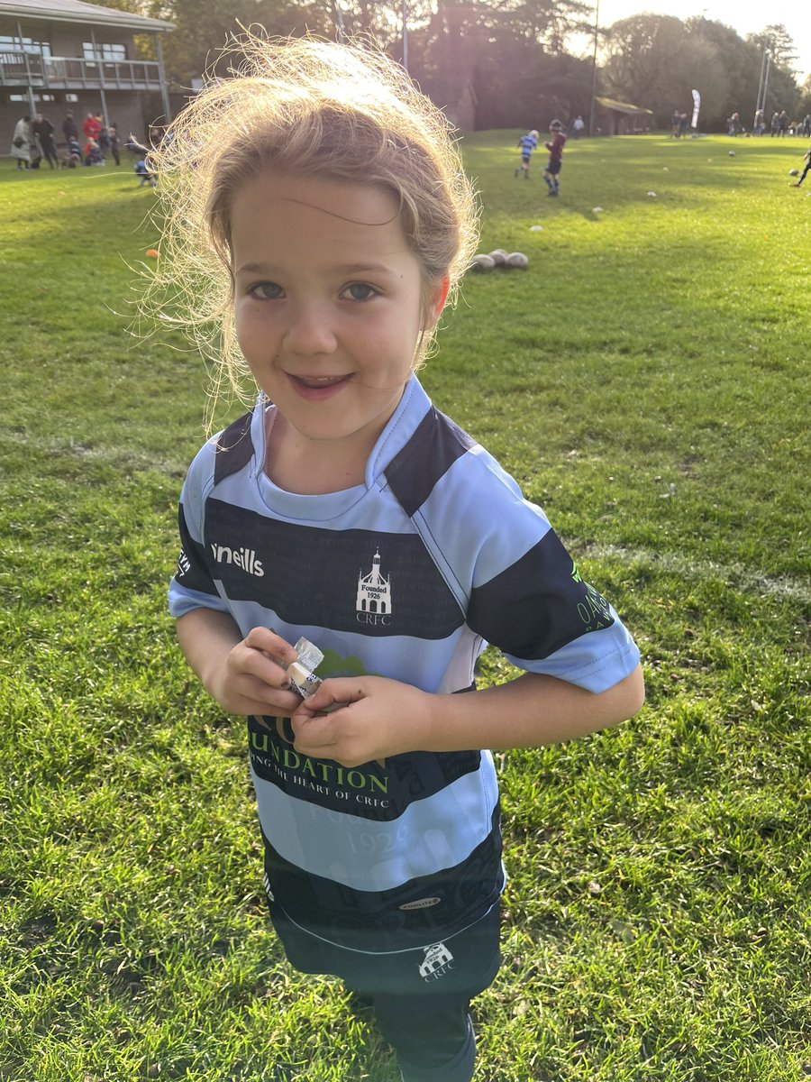 @EnglandRugby Red Roses inspiring young girls to get involved in rugby. In Ellia’s own words “I wants to be the next @jessbreach for @ChichesterRFC daddy” 💙