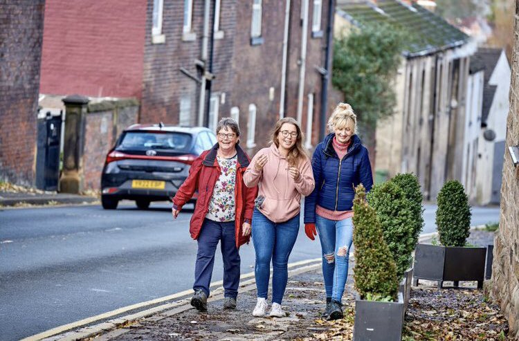 evergreen_activ's tweet photo. Do you know someone who might love to join a friendly weekly walking group in Ossett &amp; Horbury? 
Wednesdays at 6.30pm
Thursdays at 9.30am 
It’s £0 and everyone is welcome 🤗 🚶🏻‍♂️🚶🏾‍♀️🚶🏽🚶🏼‍♀️#walkinggroup #wellbeing #Health #ossett #horbury #volunteers #community https://t.co/UUnmfHChhv