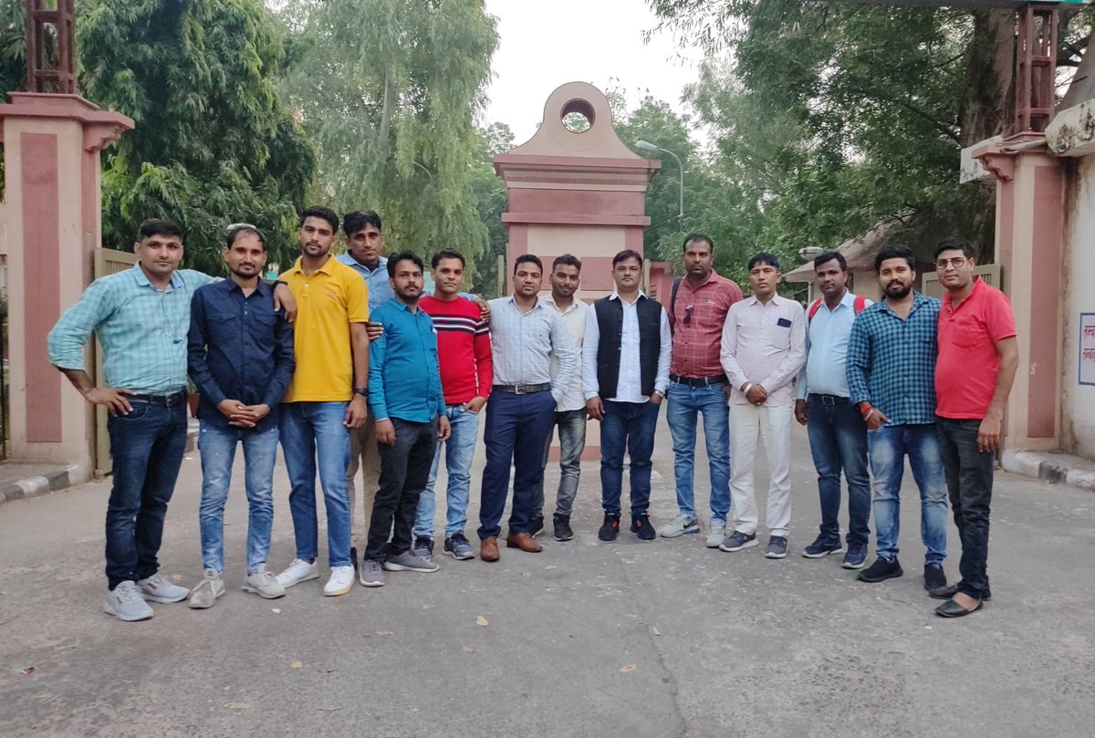 ManishK04031998's tweet photo. #नर्सिंग_ऑफिसर_भर्ती_2022 में 3940+2001 पदों को जोड़कर 7200 पदों भर्ती प्रक्रिया पूर्ण करो।
#पदवृद्धि_करो #21नवम्बर_जयपुर_चलो
#नर्सिग_आफीसर_पद_जोड़ो_यात्रा
@ashokgehlot51 @plmeenaINC @akhilarora93 @RajCMO @RahulGandhi @1stindianews2 @News18Rajasthan https://t.co/f6RwsftCmc