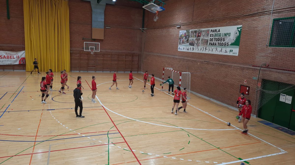 Veinte minutos para el inicio del duelo de DHP femenina entre CB Parla y Deza CBM