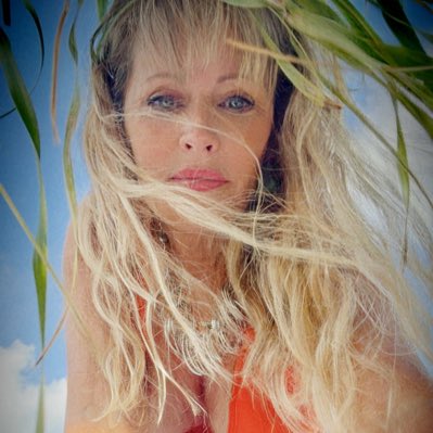 chapterwriter's tweet photo. #NewProfilePic https://t.co/ZGw4CInMkv