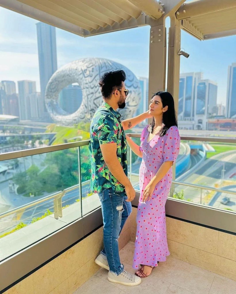 PDC747's tweet photo. #SarahKhan and #Falakshabir enjoying vacation in Dubai 😍💖 https://t.co/bKvNUY2d9e