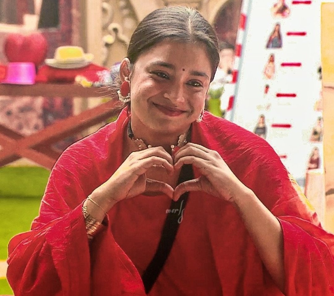 MeenaKh24556528's tweet photo. Bigg boss agher ap ko apne hi chsnnal ki actors ko winner banana hota hai to TRP ke liye dusre channal ke actors ko aproched kiyon karte ho phir tv unko negative dikhate ho kiyon eak 19 sal ki ladki ki ezat kharb kar rahe ho tv per apne show ki TRP ke liye
STOP TARGETING SUMBUL https://t.co/hWQVZrRSmQ