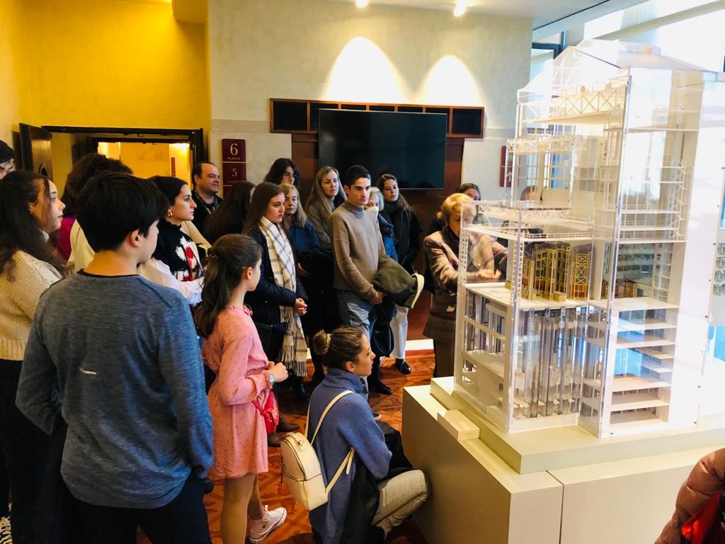 Mngmt_Solutions's tweet photo. This weekend, our #MSProfessionals and their families are discovering some backstage curiosities at @Teatro_Real. During their visit, a guide will take them through the main areas of the Theater, to find out more about how an opera house works and marvel at the structure of it. https://t.co/8vv1Ipq7kD
