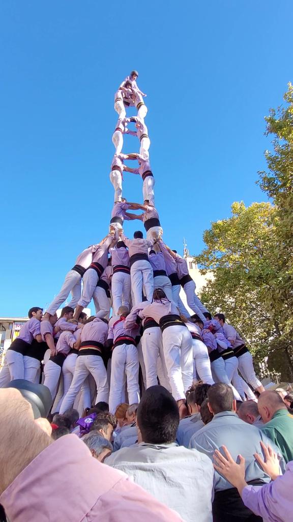 CastellsEnXarxa's tweet photo. Els @Minyons recuperen la Gamma Extra!! 2d9fm descarregat
#castellsenxarxa #castells https://t.co/Z0u27mcUTF