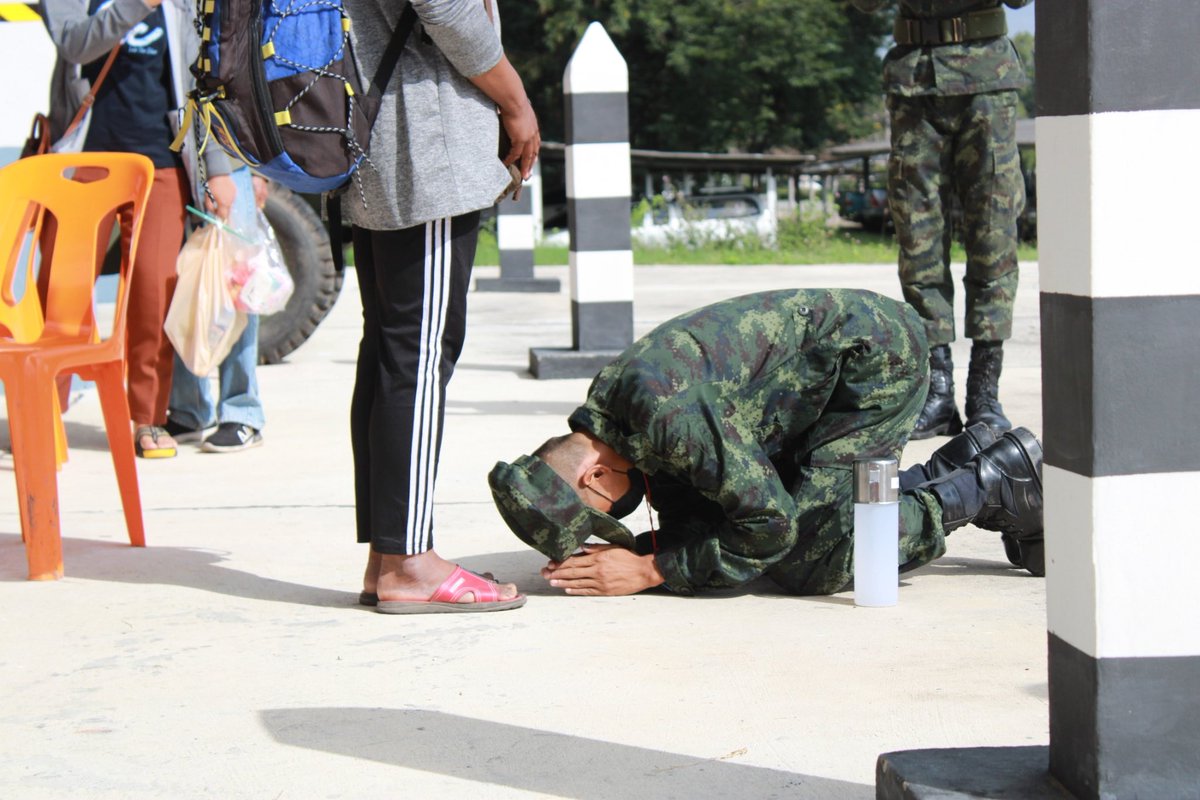 regiment_22nd's tweet photo. 📌สิ่งเดียว ที่ทำให้สู้ จนถึงทุกวันวันนี้ คือ “ครอบครัว”
#น้องคนเล็ก #Bootcamp65 #ครอบครัวทหาร #OpenhouseRTA
#กองทัพภาคที่2 #กองบัญชาการช่วยรบที่2 #ฅนพันซ่อม https://t.co/HSe5p0vzQh
