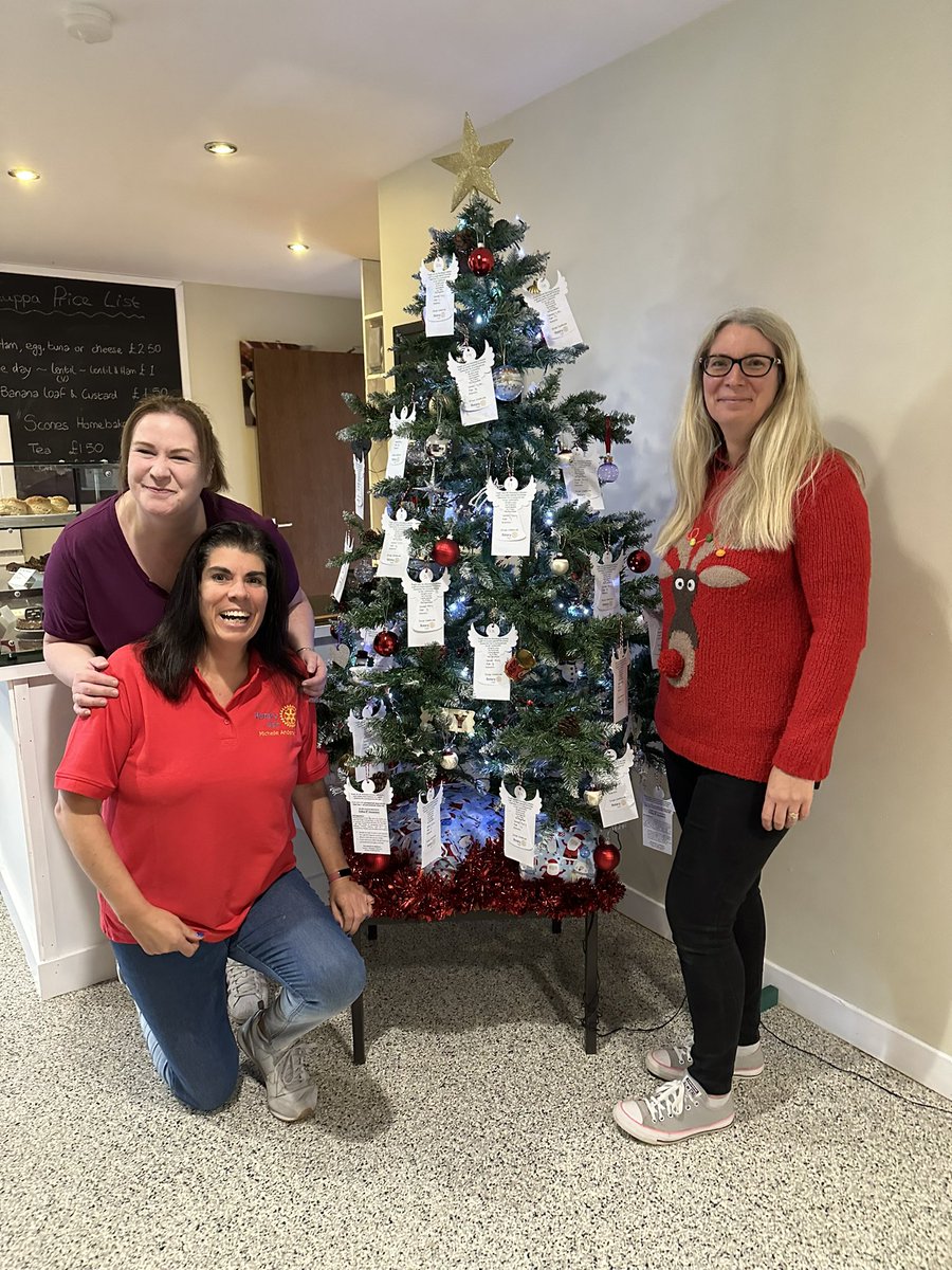 Rotary Elgin’s 1st Angel Tree is up in Lhanbryde Village Hall.  If you can support in any way then please do.

More trees will be popping up soon, follow us for more info as to where you can support us

#angeltrees #christmas 

m.facebook.com/story.php?stor…