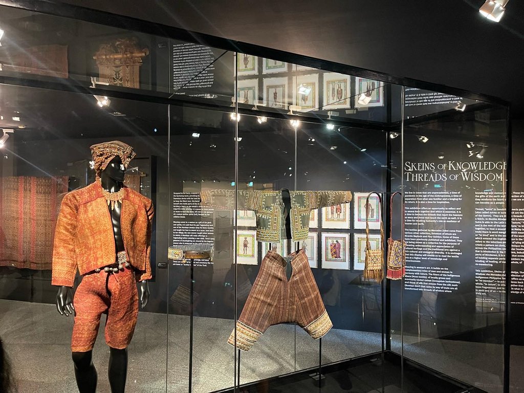 FylproMabuhay's tweet photo. #immersionprogram: Day 0 - Our 2022 delegates got a chance to learn more about Philippine history, textiles and artists with a visit to the Ayala Museum. #batch9 #immersion #philippines #filipinoamerican https://t.co/0AVOSt0D5V