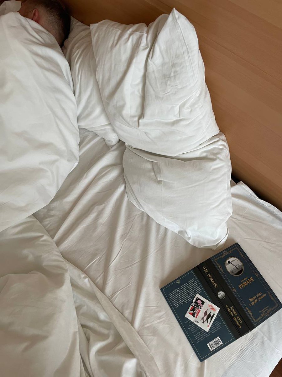 Hi guys! I haven't been around in a while and I hope you haven't had time to get bored without me!🤍
How are you guys doing?🥰
#NFTCommumity #NFTFam