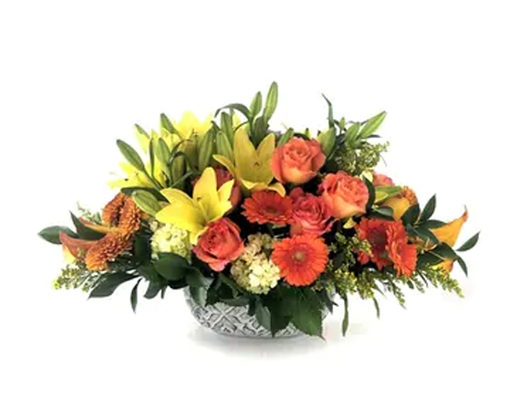 plazaflowers's tweet photo. Add warmth & beauty to your #Thanksgiving with our Meadowbrook Centerpiece. This stunning design features hand-selected #roses, #gerberadaisies, #mums & #callalilies, with Asiatic #lilies & #hydrangea.
#tablecenterpieces #holidayflowers #thanksgivingcenterpiece #pennysbyplaza https://t.co/gq1tm0Jiyq