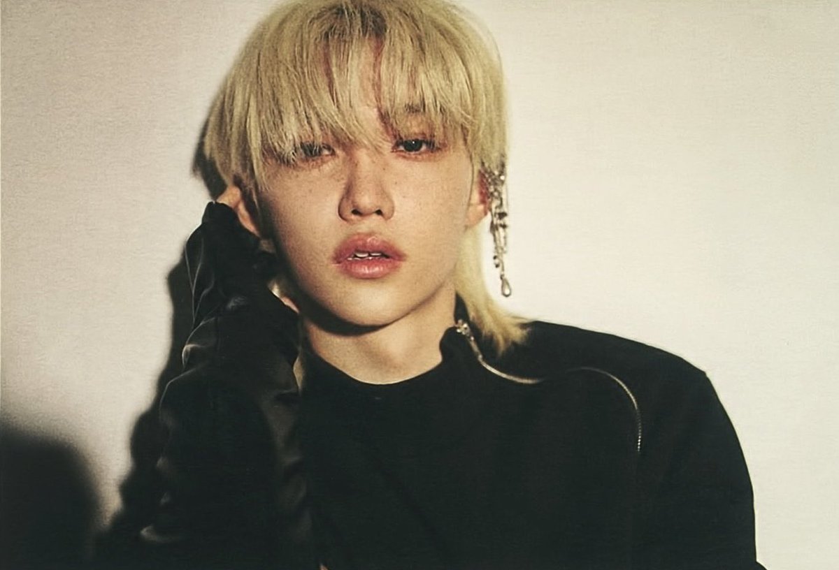 Joo_zzoo's tweet image. 용복이 앳스타일은 레전드…
탈색모 외계냥 우주고양이🛸