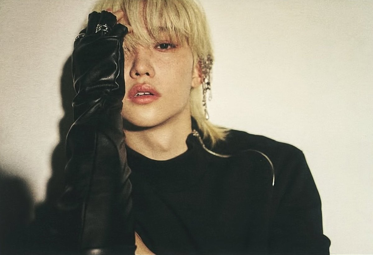 Joo_zzoo's tweet image. 용복이 앳스타일은 레전드…
탈색모 외계냥 우주고양이🛸