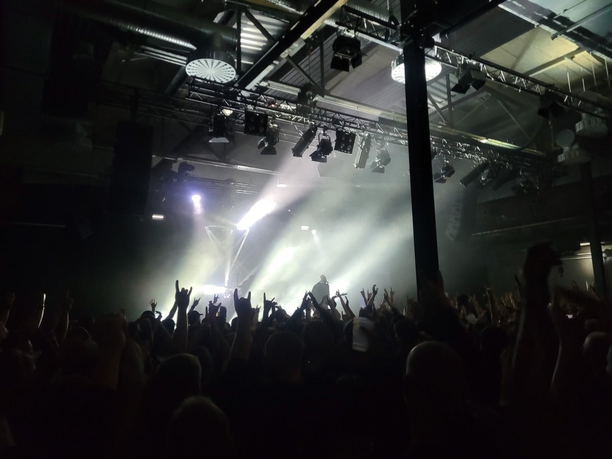 _altoel_'s tweet photo. 👉Zeal & Ardor👈
🖤
#Stuttgart #imwiezmann #zealandardor #devilisfine #blutfürdenneuenGott https://t.co/z1ZQpbe1BQ