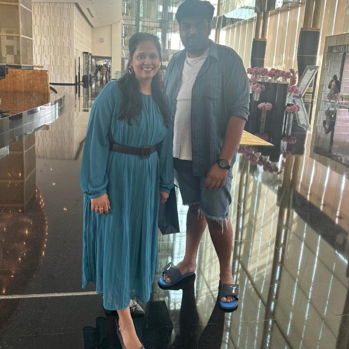 Sidharthhhhh....dekho adith bhai celebrity ban gye ab fans k sath pic click karwa rhe 😃😃

SIDHARTH SHUKLA THIS IS 4 YOU
#ShehnaazGill
#SidharthShukla
#SidNaaz
#SidNaazForever