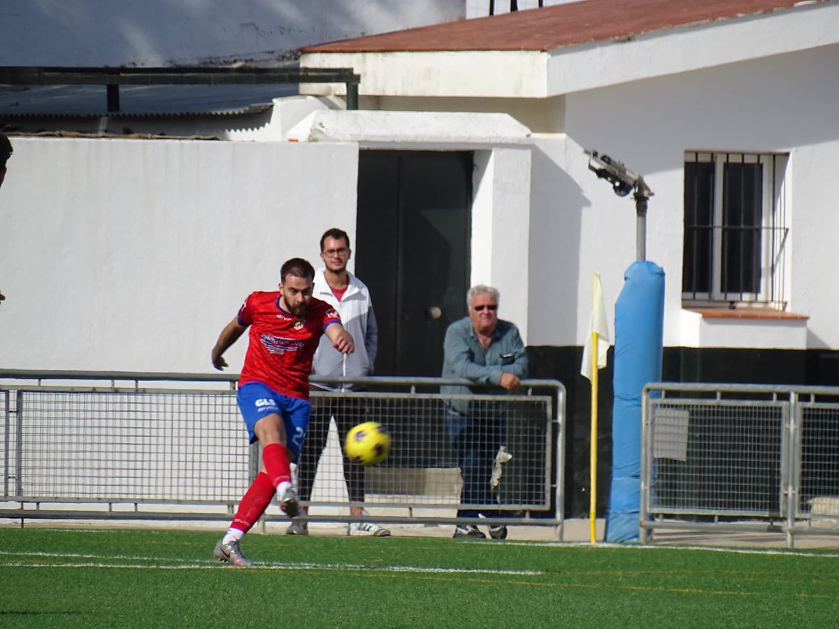 TrebujenaCF's tweet photo. 45’| 0️⃣- 2️⃣ Descanso. Victoria momentánea del Trebujena CF gracias a los goles de Rober y Juan Caro.
#CDJedula - #TrebujenaCF https://t.co/EITkuiwtwU