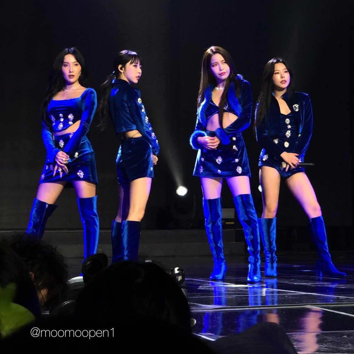 cikinmoss's tweet photo. MAMAMOO [MY CON] - SEOUL CONCERT

1st Day - 3hours
2nd Day - 3hours 10minutes
3rd Day - 3hours 25minutes 

THANK YOU MAMAMOO. THANK YOU MOOS🥺😭💞 https://t.co/z23NLQgxIX
