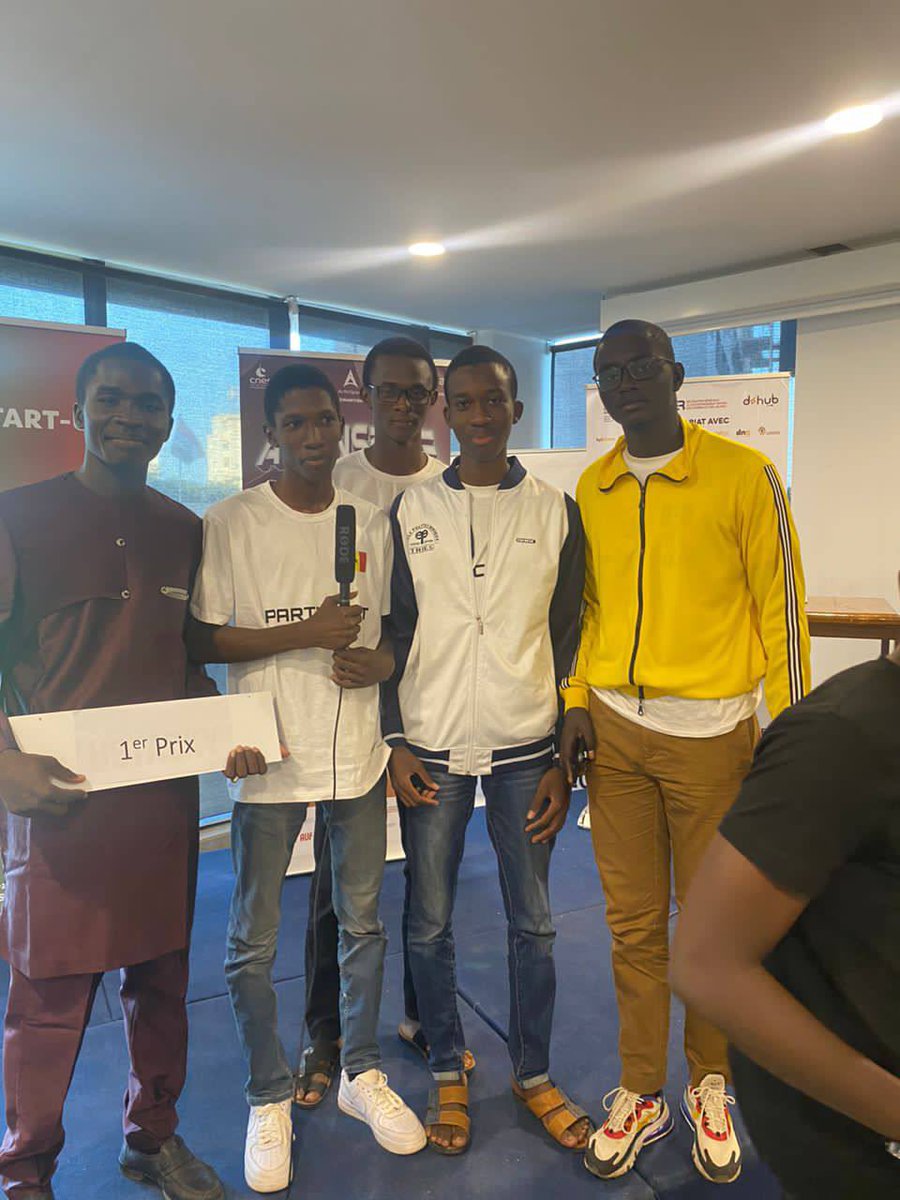 bde_ept's tweet image. Bonjour à tous.Cinq de nos camarades de la TC2 ont gagné le 1er prix de la phase nationale du concours Act In Space organisé par le Centre National d&apos;Etudes Spatiales🇫🇷(CNES) et l&apos;Agence Spatiale européenne.Nous leur adressons nos chaleureuses félicitations!
 #Team Poly Space