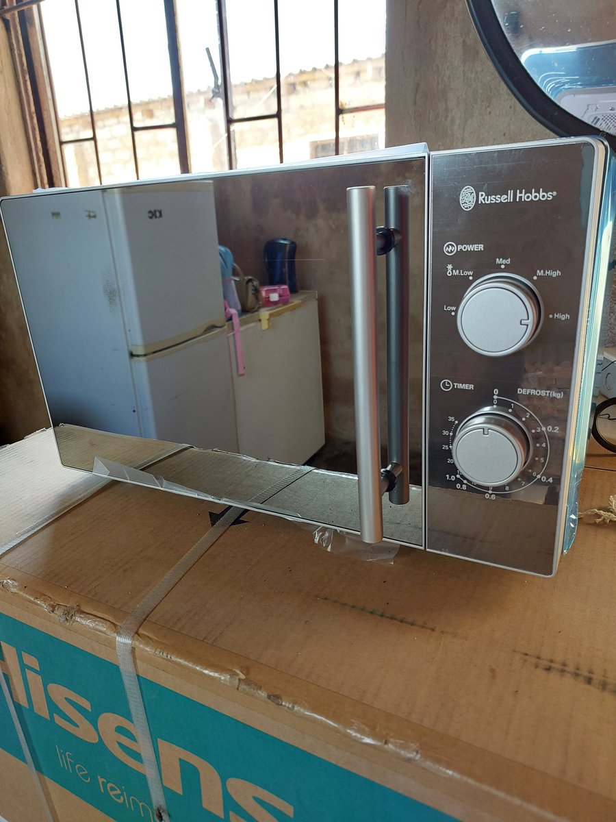 My eggs hustle on the streets allowed me to afford ☆ a fridge ☆ auto-washing machine ☆ microwave to build that cozy little home for me and my princess. 

Small achievement that means the world to me. #Gratipost