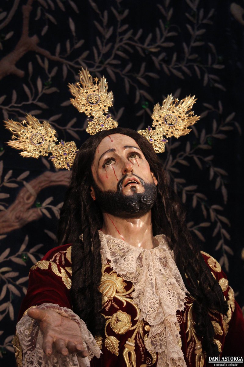 Hoy se celebra la Solemnidad de Cristo Rey. ¡Feliz #DomingodeOración, hermanos!

📸 <a href="/DaniAstorgaPH/">Dani Astorga Fotografía</a> 
#yosoydelHuerto #CofradíasMLG