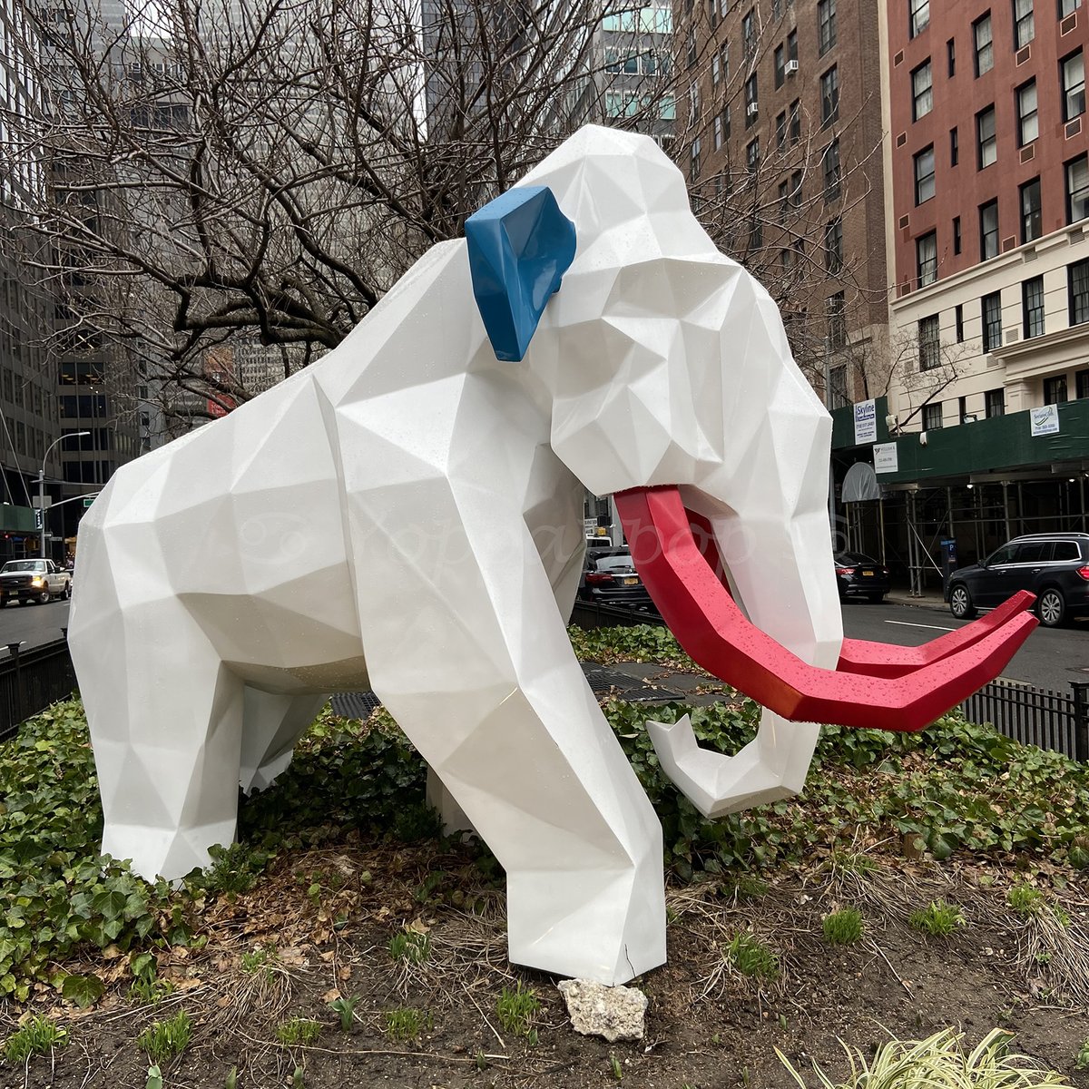 Yoppappop's tweet photo. Découverte d'une toute petite partie du Queens et exposition d'art sur Park Avenue, New York, mars 2022 : https://t.co/Xc6Mc74ajN #NewYork #travel #voyage #Queens https://t.co/gz8zBe7w3H