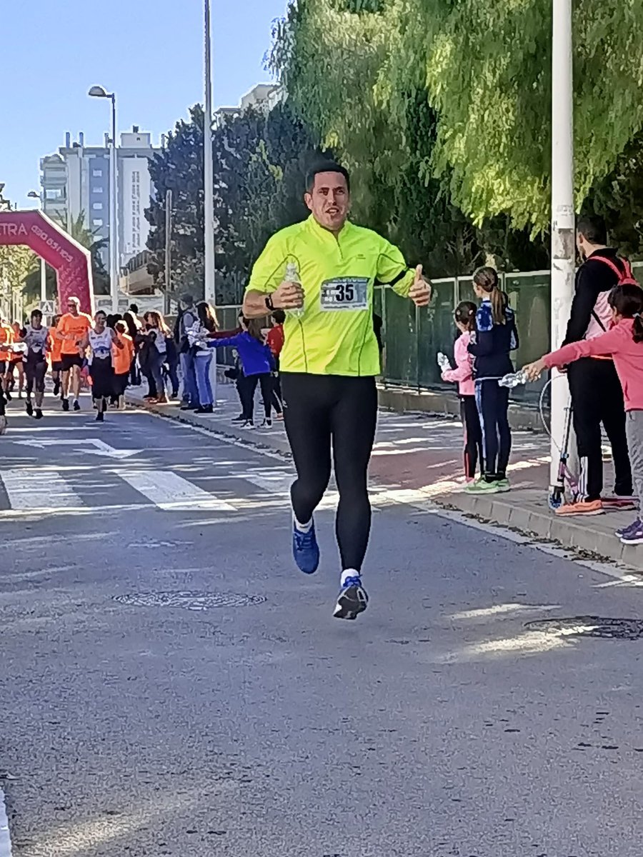Daniel9889's tweet photo. 5 K solidaria por @UNICEFenEspanol 🏃🏻‍♂️🏃🏻‍♂️ https://t.co/Yr5zHlEqUG