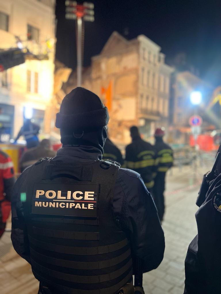 [Effondrement de bâtiments - Les partenaires] 

👩‍🚒➕Petite ou grande intervention, il est parfois nécessaire pour les secours d’associer aux actions des sapeurs pompiers les compétences et les capacités d'actions de services partenaires.