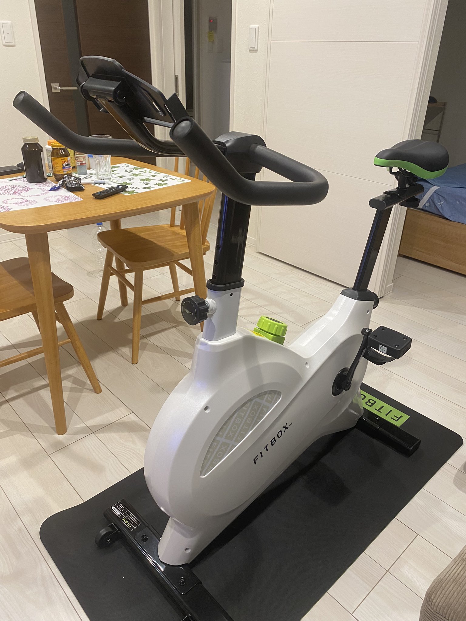 fitbox第三世代 フィットボックスエアロバイクホワイト