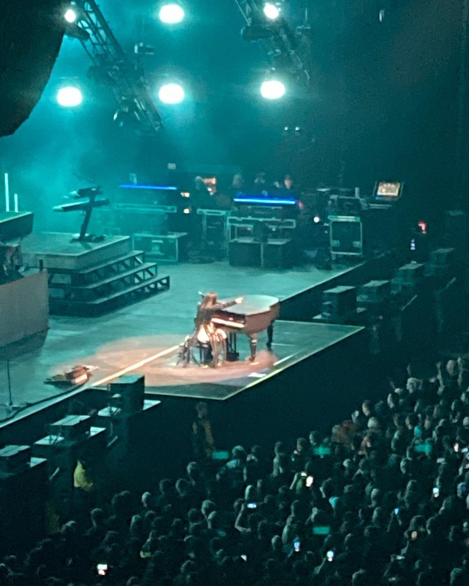 STELUFC74's tweet photo. Fantastic night last night in Leeds, seeing Evanescence, Within Temptation & support band Veridia. Absolutely brilliant. #evanesence #leeds #withintemptation #veridia #rockmusic https://t.co/vNTH8E3zXx