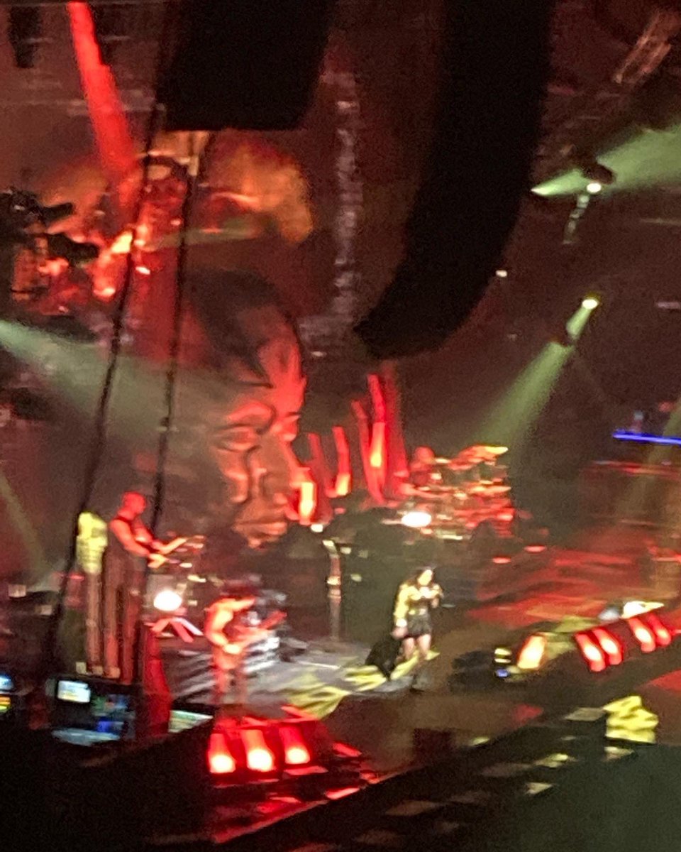 STELUFC74's tweet photo. Fantastic night last night in Leeds, seeing Evanescence, Within Temptation & support band Veridia. Absolutely brilliant. #evanesence #leeds #withintemptation #veridia #rockmusic https://t.co/vNTH8E3zXx