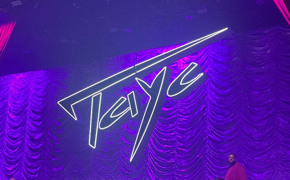 Ceeliine_C's tweet photo. Une soirée incroyable avec des personnes incroyable 🤩♥️ https://t.co/jkz7oyOX0q