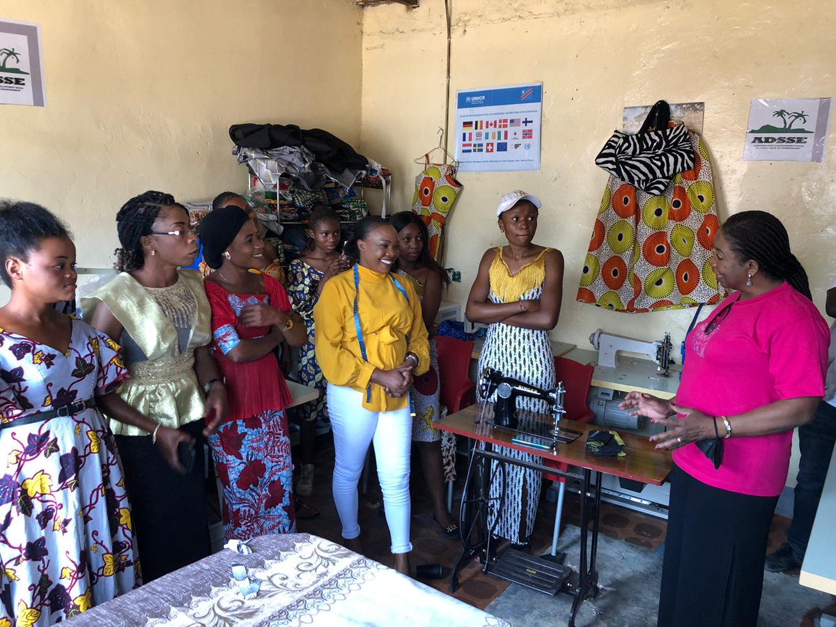 DikongueAngele's tweet photo. À #Lubumbashi, j’ai eu le plaisir de rencontrer des femmes réfugiées qui ont développé leur entreprise de couture et qui ont su la faire prospérer #ensemble 🪡🧵

Ces femmes représentent pour moi l’image de la femme telle qu’elle est : forte et digne. Vous êtes des modèles ! https://t.co/vzZo1VNdf9