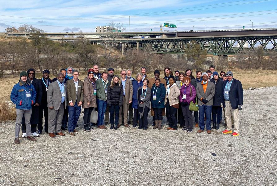 USACEHQ's tweet photo. .@KC_USACE hosted members from @leagueofcities at a KC Levees project last week as part of their #CitySummitKC 2022! District staff spoke with them about the project and its benefit on the local area along the Kansas and Missouri rivers. #LeveeSafety https://t.co/P3eEXVk8Ww