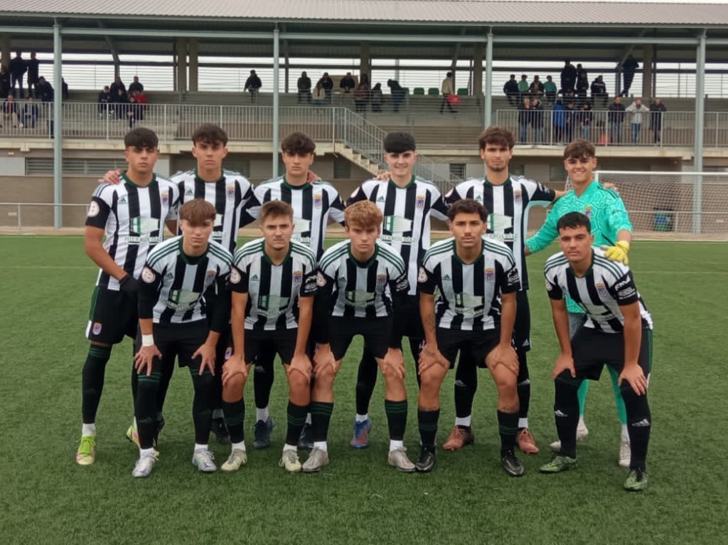 🏁FINAL | Derrota del juvenil ante el Sporting Hortaleza.

1️⃣-2️⃣

#BadajozHortaleza #JuvenilDH #Dh5