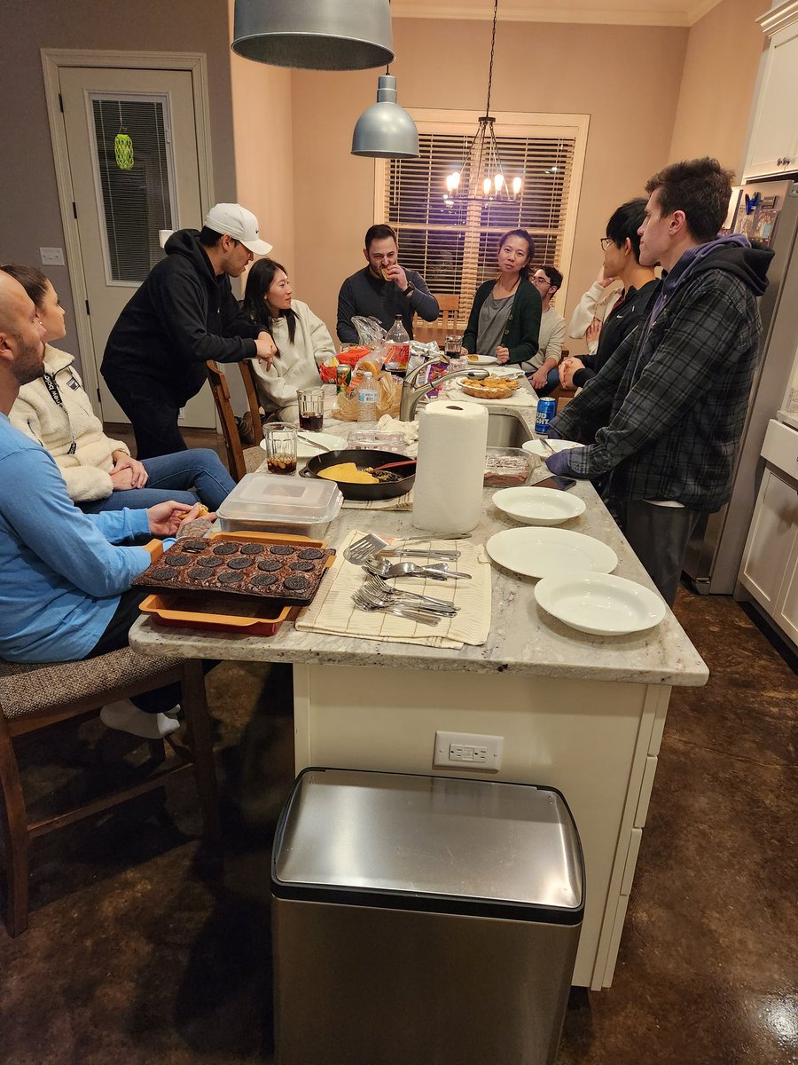jploenneke's tweet photo. Everybody eats #TeamGiving #OleMissMuscle https://t.co/1m6tsgVN2e