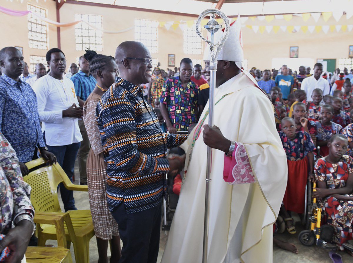 GvnLomorukai's tweet photo. Enter his gates with thanksgiving and his courts with praise; give thanks to him and praise his name- Psalm 100:4 (NIV). https://t.co/xcOmoxzh0m