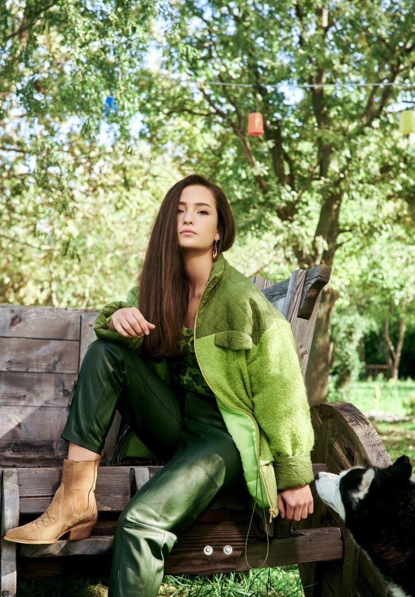 azrafoster's tweet photo. dunyalar guzeli bi melis birakiyorum 🤏🏻🥺💚💗🌷🧚🏻‍♀️🍭🎉💞💓🐣🌸🫐🫧🍇🧡🍒💖🥹💐💌🌍🩰💍
|| #MelisMinkari @melisminkarii https://t.co/ZoNM4pYrco