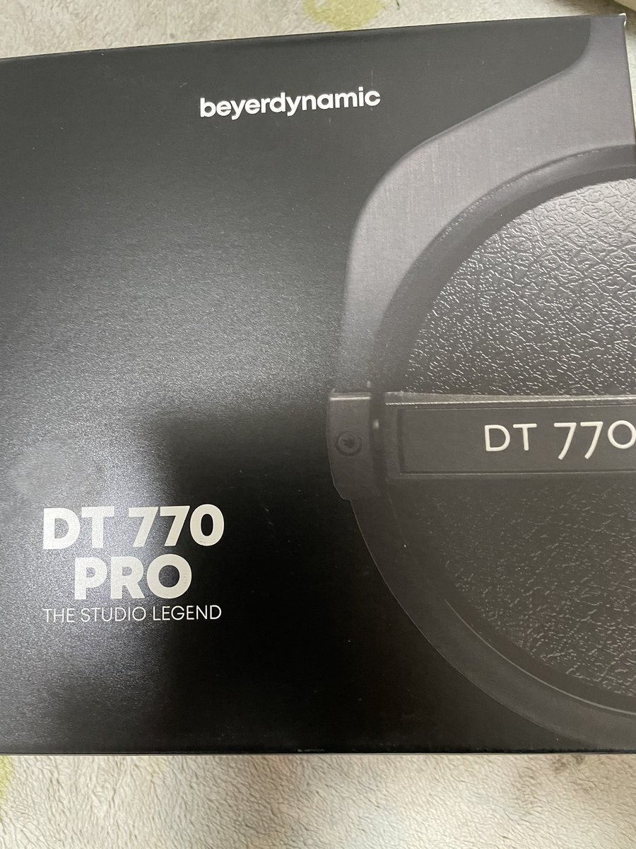 Sunburst1994's tweet photo. やって来たー！！

#beyerdynamic
#DT770pro https://t.co/gd1HXJkmOB